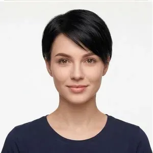 Pixie mit Seitenscheitel: Damenfrisuren
